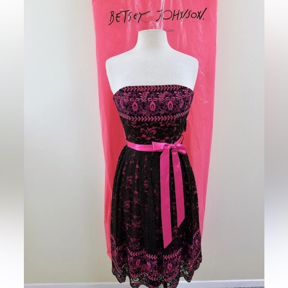 Betsey Johnson Dresses & Skirts - Betsy Johnson, Black and Pink Strapless Lace Dress